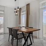 アパート Penthouse With Seaview Private And Parking