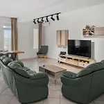 Penthouse With Seaview Private And Parking