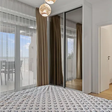 Appartement Penthouse With Seaview Private And Parking *