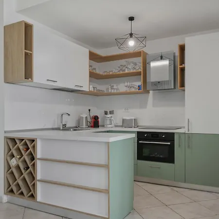 Penthouse With Seaview Private And Parking Apartmán