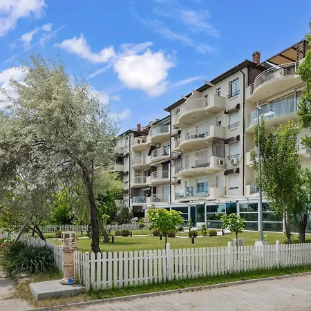 Penthouse With Seaview Private And Parking Năvodari